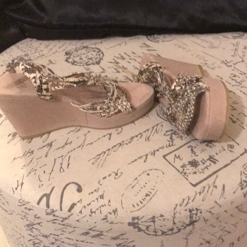 Accessories - Picture 2 of 5